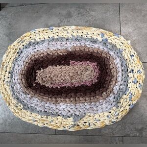 Handmade crocheted rug bathroom kitchen mat 18x25” in oval